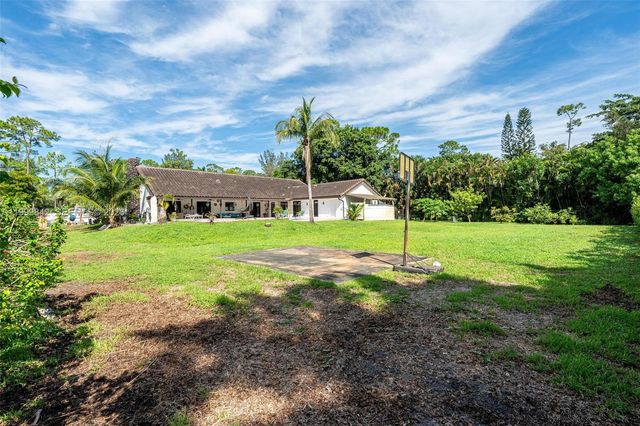 6252 NW 65th Ter, Parkland, FL 33067