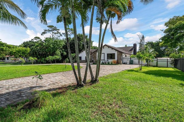 6252 NW 65th Ter, Parkland, FL 33067