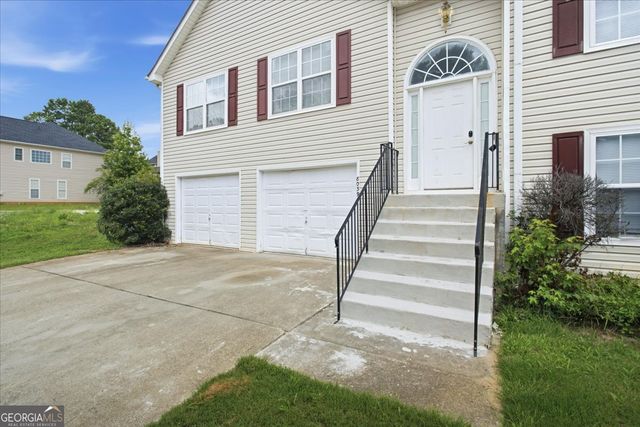 8039 Mustang Lane, Riverdale, GA 30274