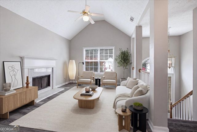 8039 Mustang Lane, Riverdale, GA 30274