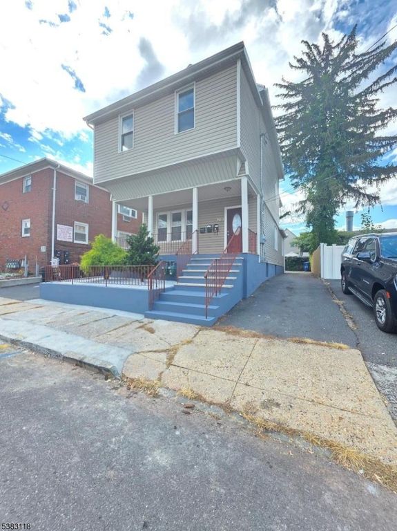 109 Ely St, Elizabeth City, NJ 07202