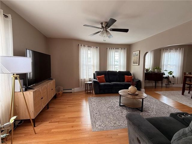 1289 Cranston Street, Cranston, RI 02920
