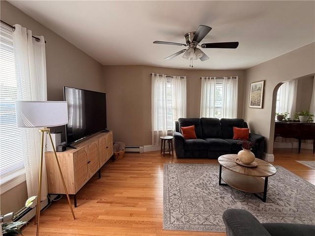 1289 Cranston Street, Cranston, RI 02920