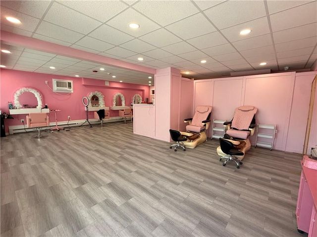 1289 Cranston Street, Cranston, RI 02920