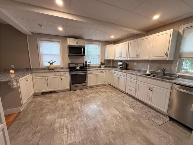 1289 Cranston Street, Cranston, RI 02920