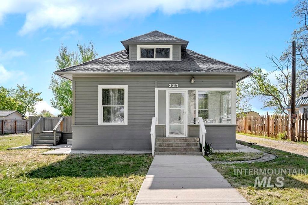 223 W Blvd, New Plymouth, ID 83655