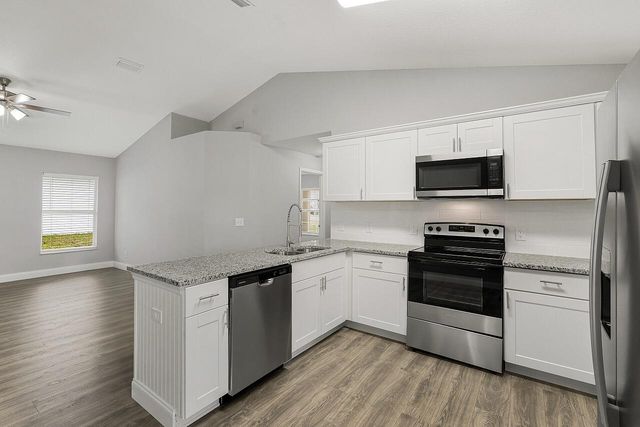 225 12th Street SW, Vero Beach, FL 32962