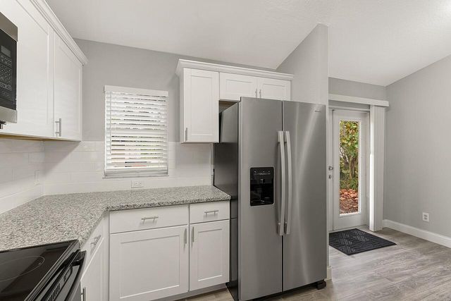 225 12th Street SW, Vero Beach, FL 32962