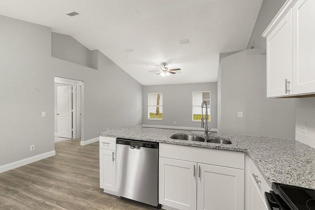 225 12th Street SW, Vero Beach, FL 32962