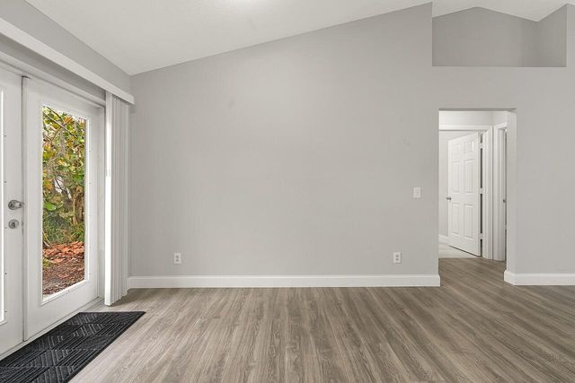 225 12th Street SW, Vero Beach, FL 32962