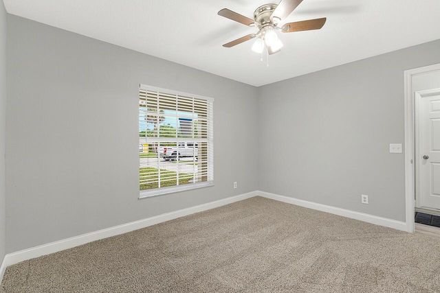 225 12th Street SW, Vero Beach, FL 32962