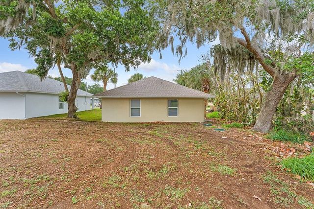 225 12th Street SW, Vero Beach, FL 32962