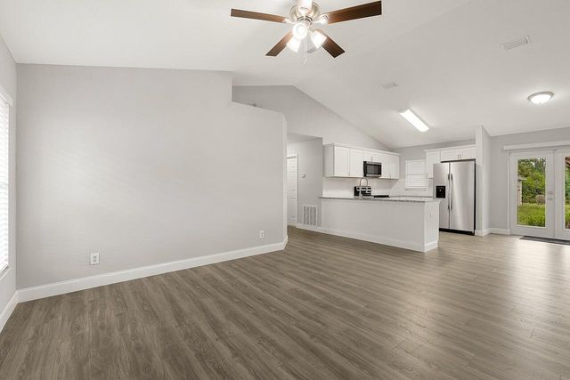 225 12th Street SW, Vero Beach, FL 32962