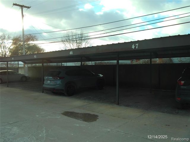 22843 Grove Street, Saint Clair Shores, MI 48080