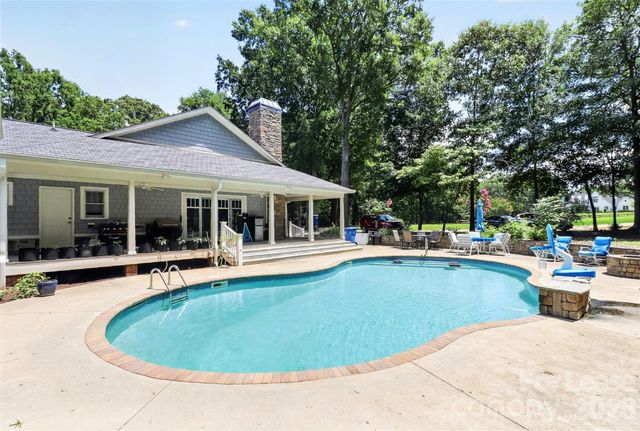 9704 Saddle Avenue, Waxhaw, NC 28173