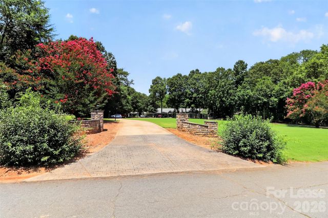 9704 Saddle Avenue, Waxhaw, NC 28173