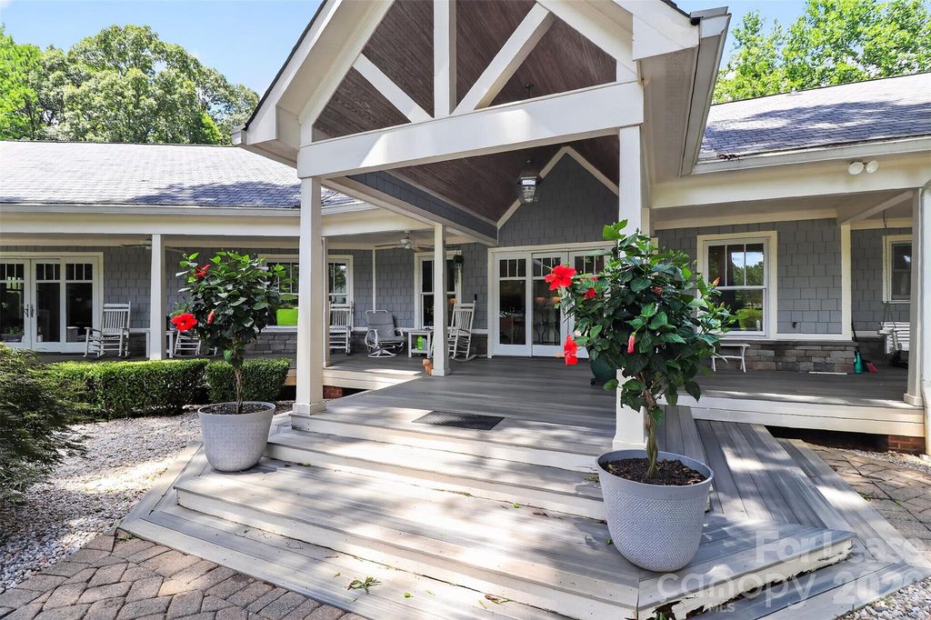 9704 Saddle Avenue, Waxhaw, NC 28173