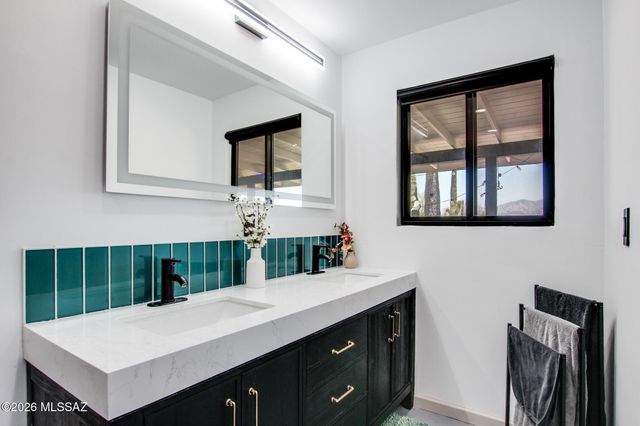 4410 W Ironwood Hill Drive, Tucson, AZ 85745