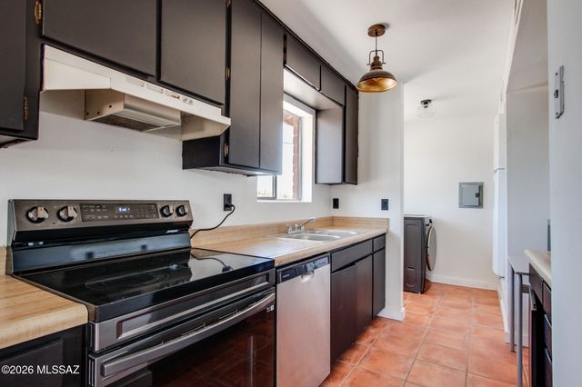4410 W Ironwood Hill Drive, Tucson, AZ 85745