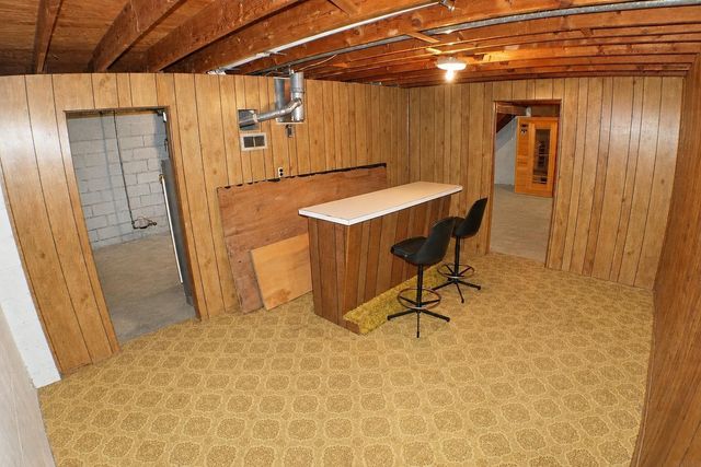 525 Helmet Avenue, Waterloo, IA 50703