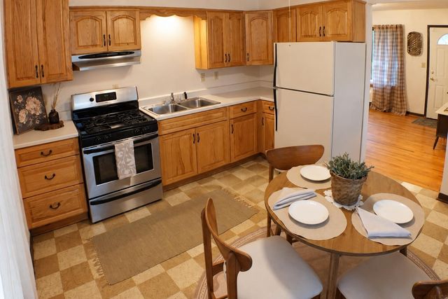 525 Helmet Avenue, Waterloo, IA 50703