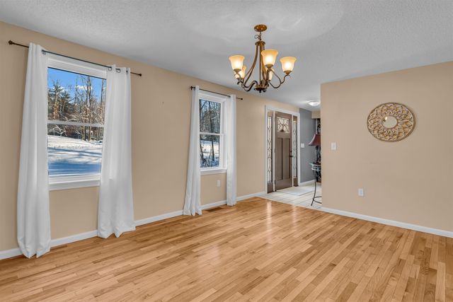 22 Parker Drive, Merrimack, NH 03054