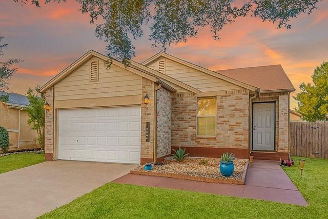 141 Beech DR, Kyle, TX 78640