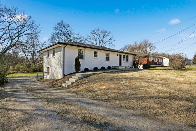 222 Jacksonian Dr, Hermitage, TN 37076