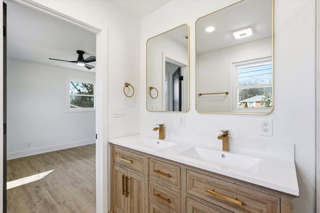 222 Jacksonian Dr, Hermitage, TN 37076