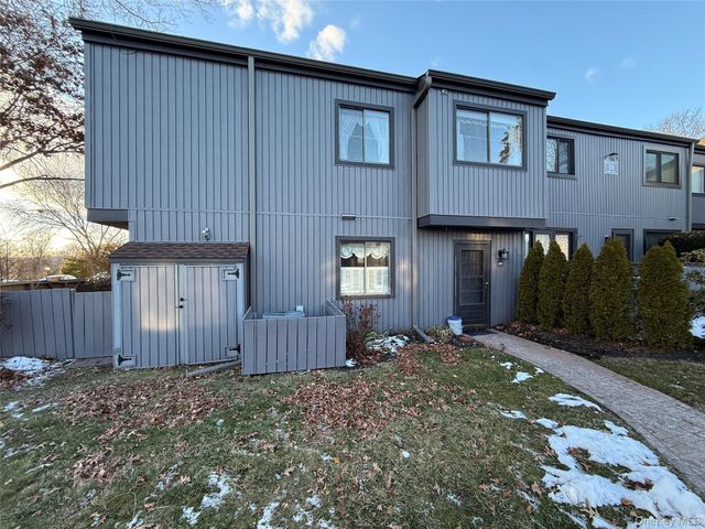 1801 Holly Walk, Poughkeepsie, NY 12603