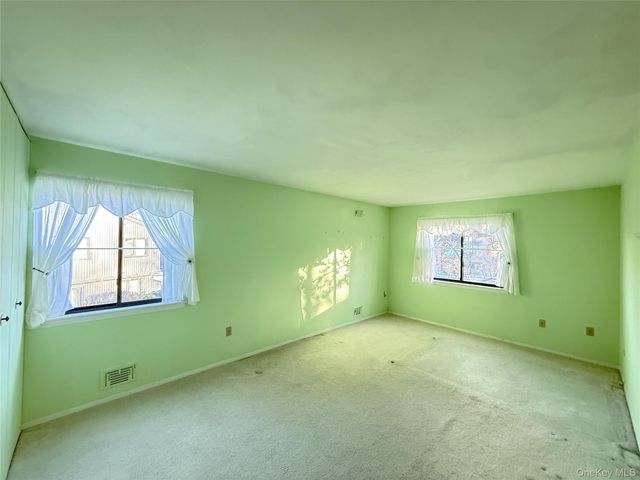 1801 Holly Walk, Poughkeepsie, NY 12603