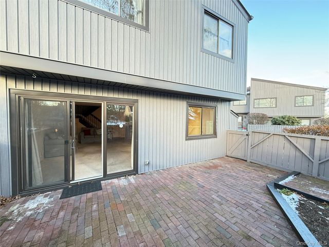 1801 Holly Walk, Poughkeepsie, NY 12603