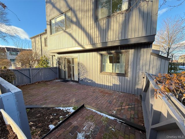 1801 Holly Walk, Poughkeepsie, NY 12603