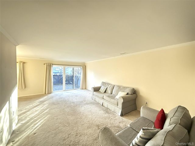 1801 Holly Walk, Poughkeepsie, NY 12603