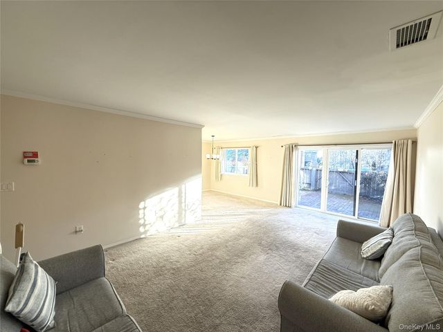 1801 Holly Walk, Poughkeepsie, NY 12603