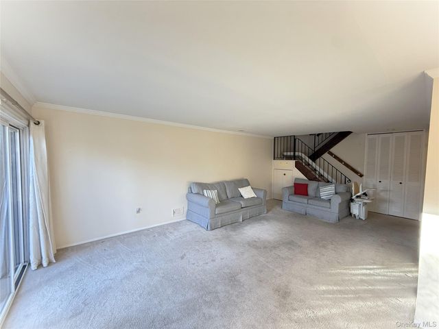 1801 Holly Walk, Poughkeepsie, NY 12603