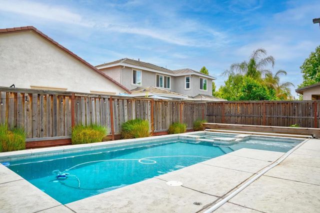 1784 Water Lily Ct, Lathrop, CA 95330