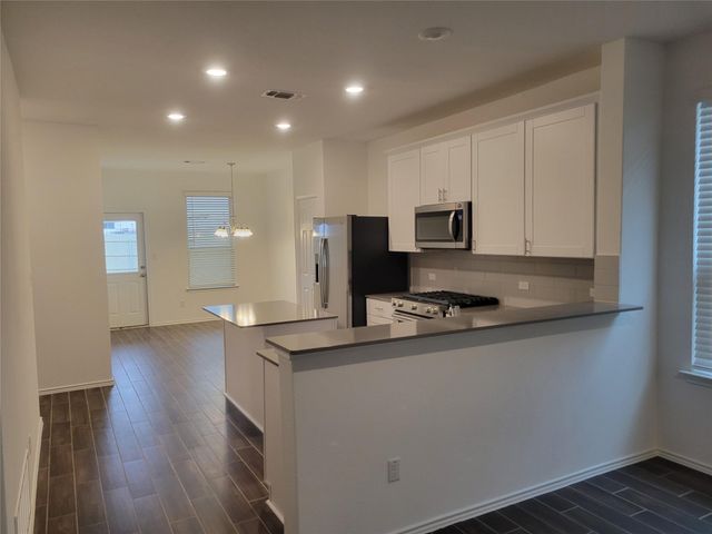 549 Pickrell LOOP, Liberty Hill, TX 78642