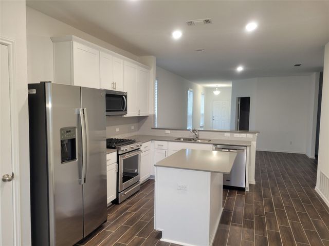 549 Pickrell LOOP, Liberty Hill, TX 78642