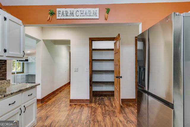 894 Lake Circle Road, Buchanan, GA 30113