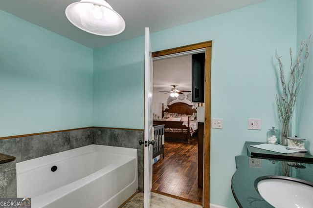 894 Lake Circle Road, Buchanan, GA 30113