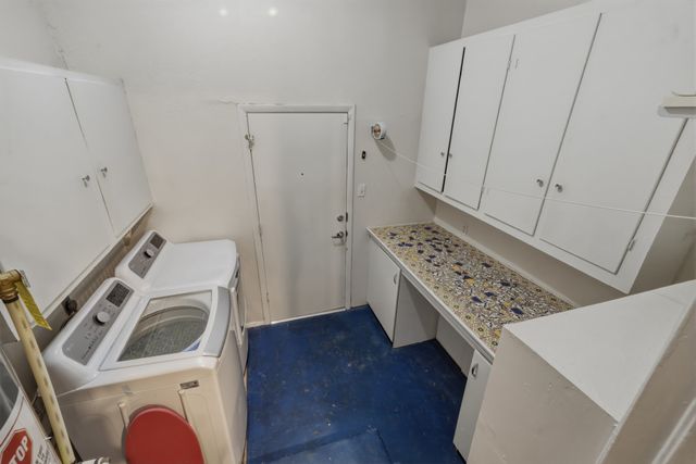 2367 Rockyglen Drive, Dallas, TX 75228