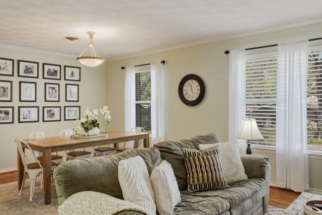 2367 Rockyglen Drive, Dallas, TX 75228