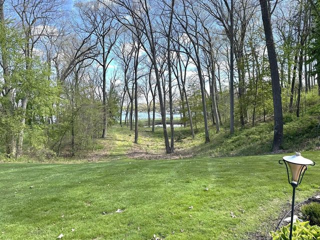 4619 Oak Pointe Drive, Brighton, MI 48116
