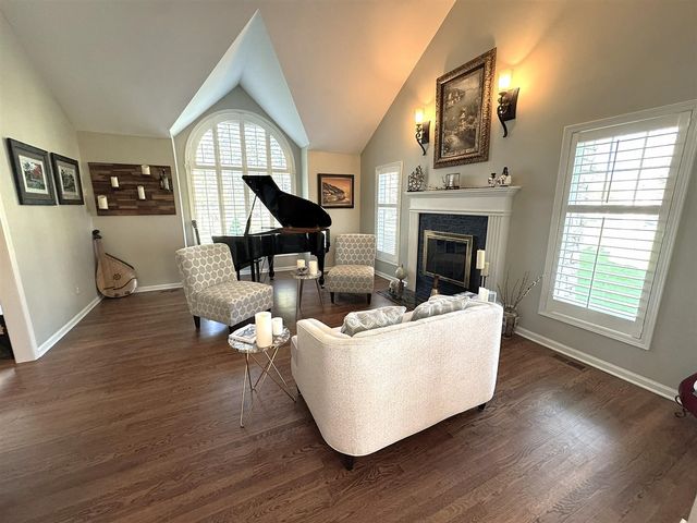 4619 Oak Pointe Drive, Brighton, MI 48116
