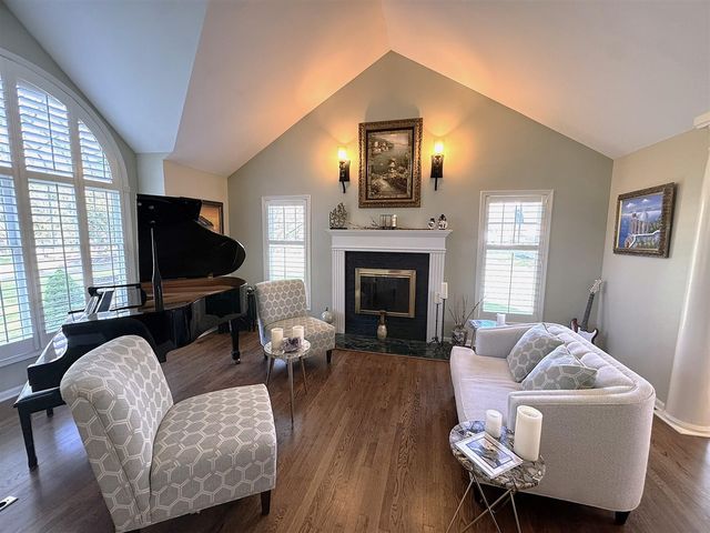 4619 Oak Pointe Drive, Brighton, MI 48116