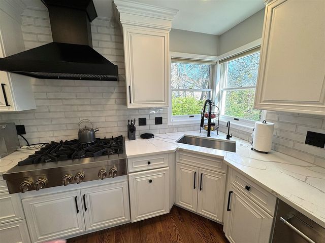 4619 Oak Pointe Drive, Brighton, MI 48116