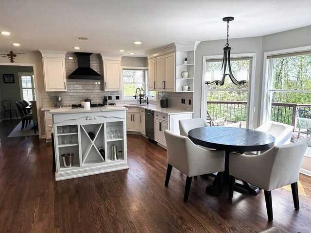 4619 Oak Pointe Drive, Brighton, MI 48116