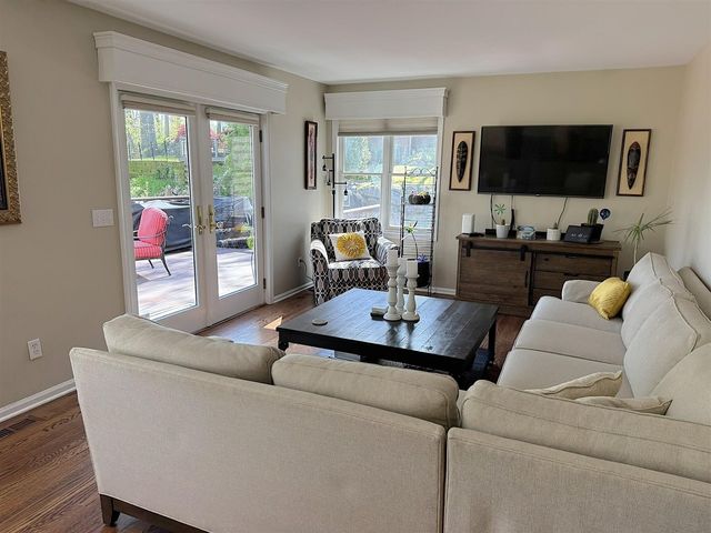 4619 Oak Pointe Drive, Brighton, MI 48116