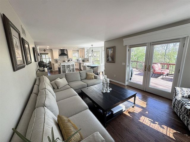 4619 Oak Pointe Drive, Brighton, MI 48116